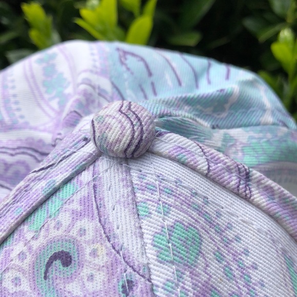 Cotton On ball cap with Velcro closure - Picture 2 of 4